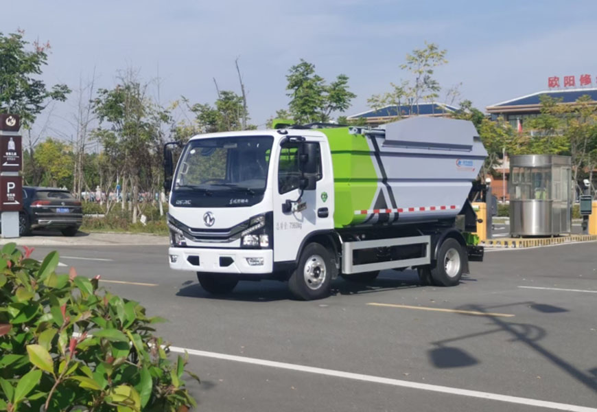 東風(fēng)小多利卡后裝無(wú)泄漏垃圾車(chē)