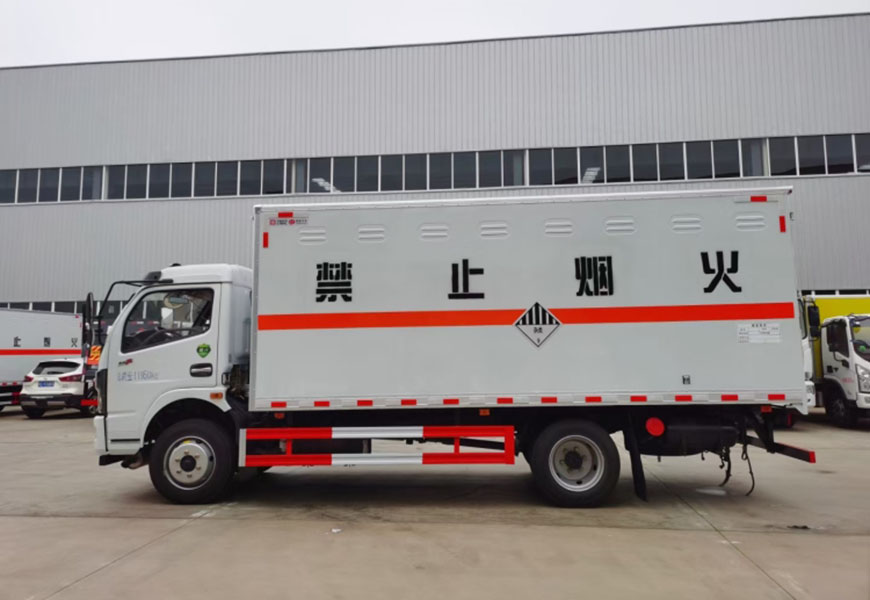 東風(fēng)凱普特K7雜項危險品廂式運輸車 