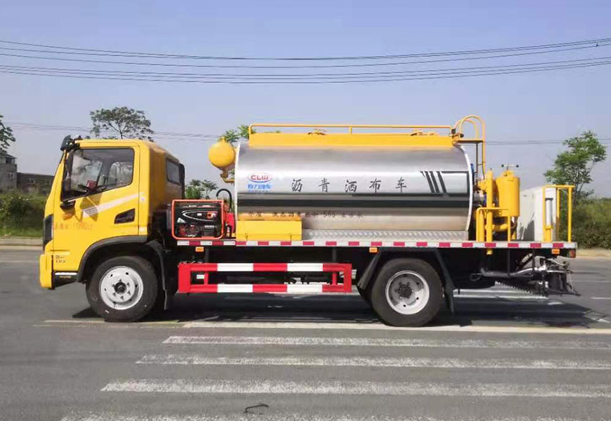 東風(fēng)華神T3 6.3立方智能型瀝青灑布車(chē)