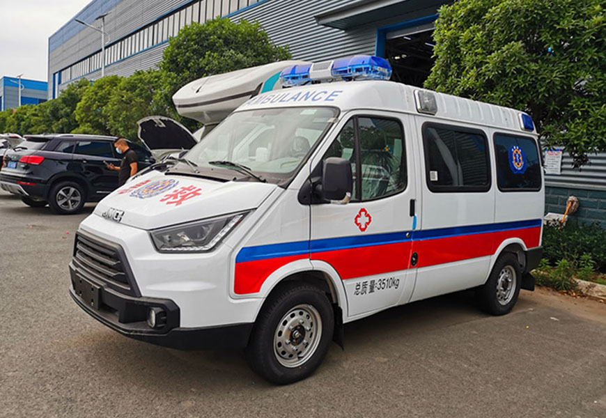 國(guó)六江鈴特順短軸中頂救護(hù)車(柴油版)