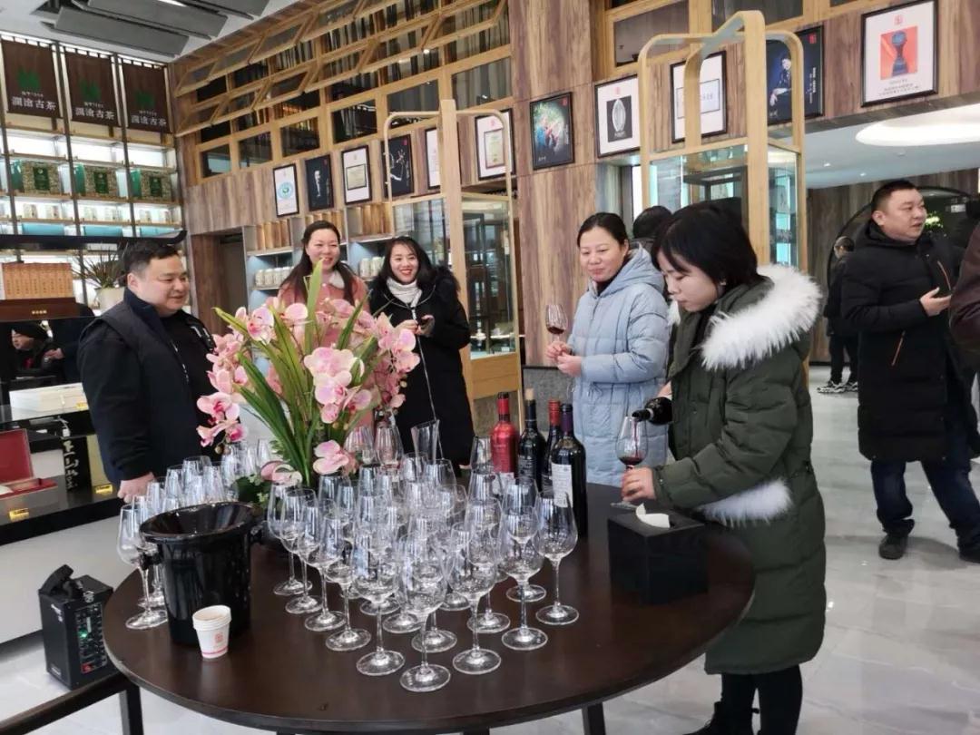 專題：程力匯隆重試營(yíng)業(yè)，賓客盈門商賈名媛薈萃