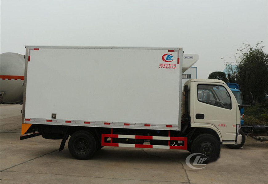 東風(fēng)小多利卡CLW5040XLC5冷藏車(chē)